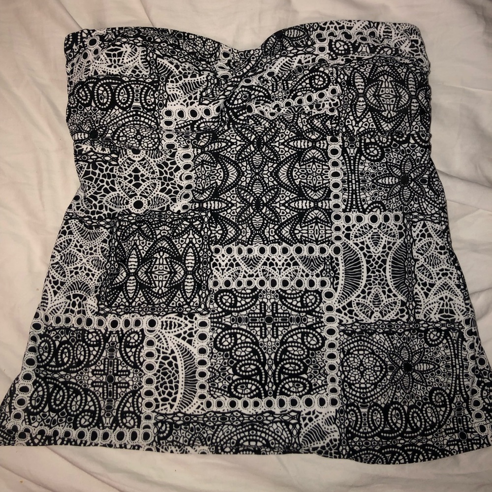 Strapless Black and White Tankini Top